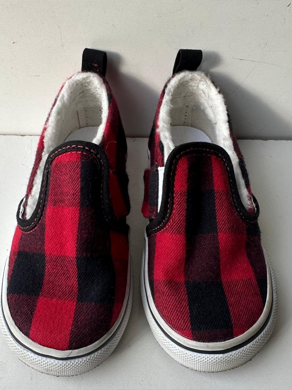 Vans Kids Slip-On Shoes Red Black Plaid Fleece Lined Cozy Casual Sneakers Sz 7.5